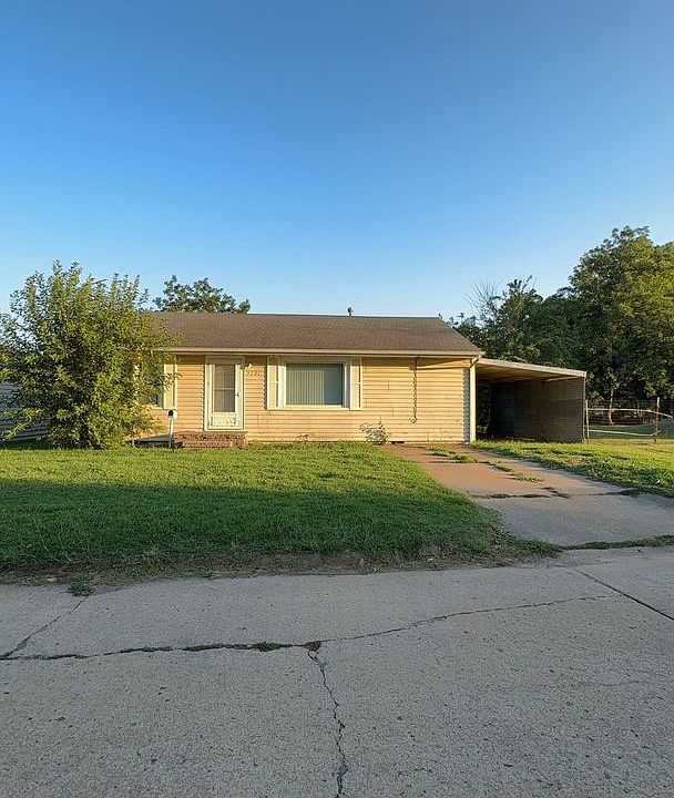 1st image of 2801 E Maple Ave