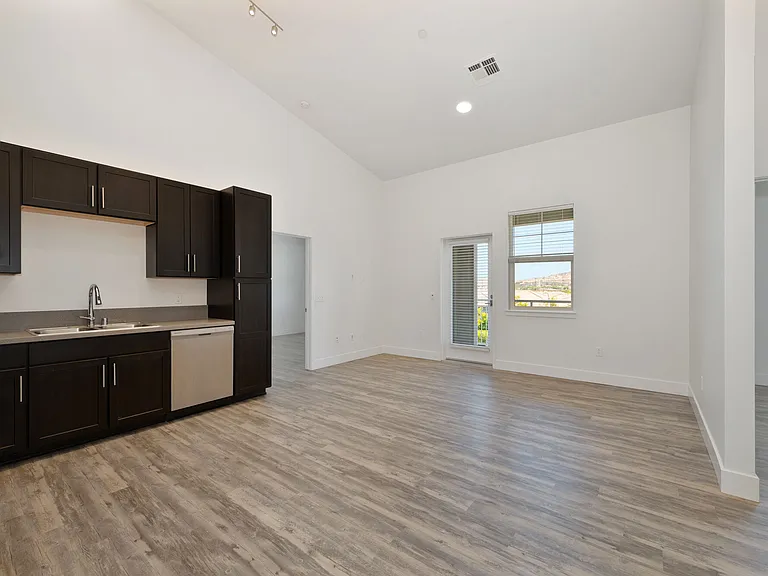 Vela Apartments — Photo 137