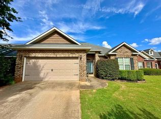 321 Manchester Ln, Byron, GA 31008