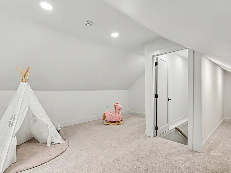 5645 W Virginia Ave — Photo 21