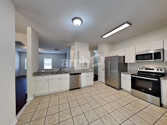 3rd image of 106 Peterborough Dr
