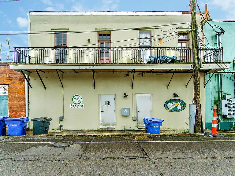 621 W 1st St #B — Photo 13
