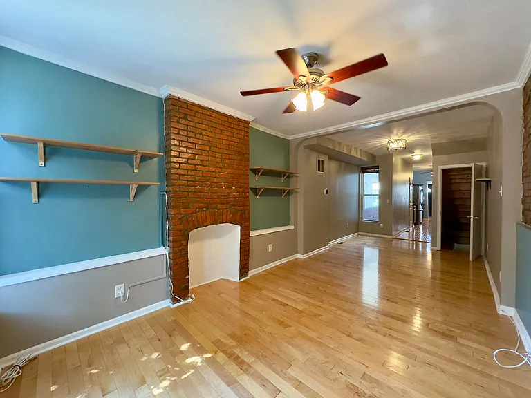 934 S East Ave — Photo 5