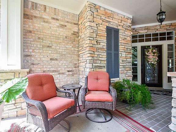 4th image of 15311 Mustang Valley Cir