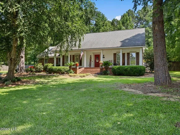14 Summer Place Cir, Hattiesburg, MS 39402