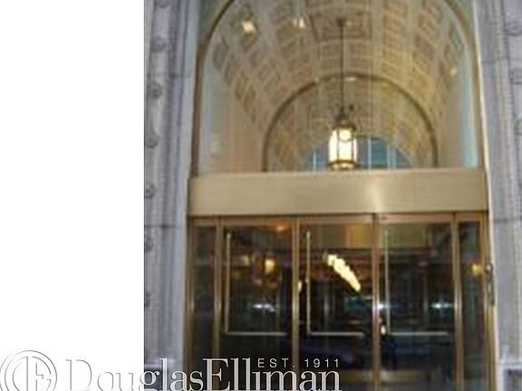 4th image of 53 Park Pl APT 4I