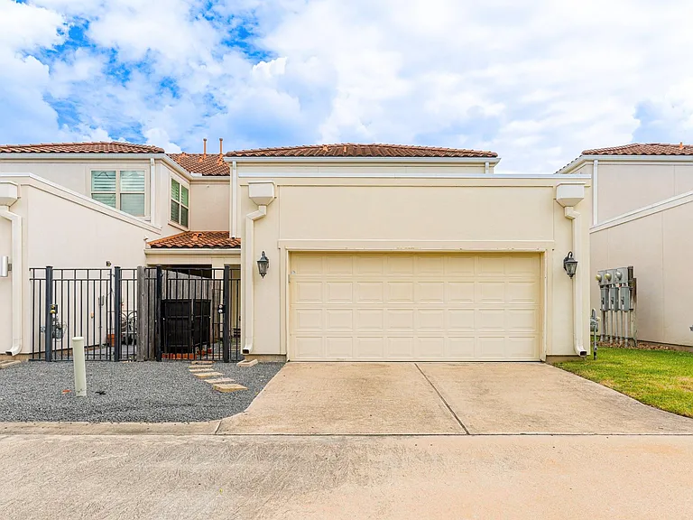 13417 Preston Cliff Ct — Photo 39