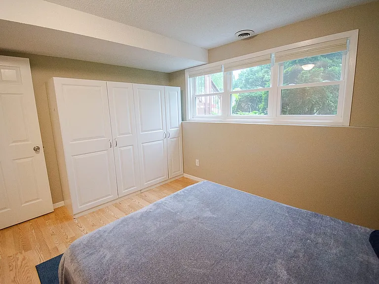 724 20th Ave SW — Photo 16