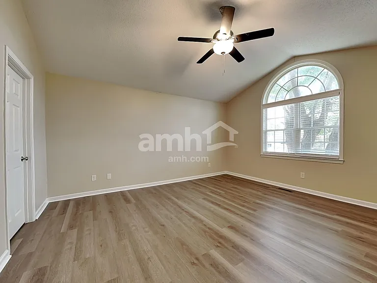 96 Imperial Dr — Photo 9