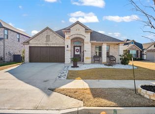 6718 Goldenrain Dr, Venus, TX