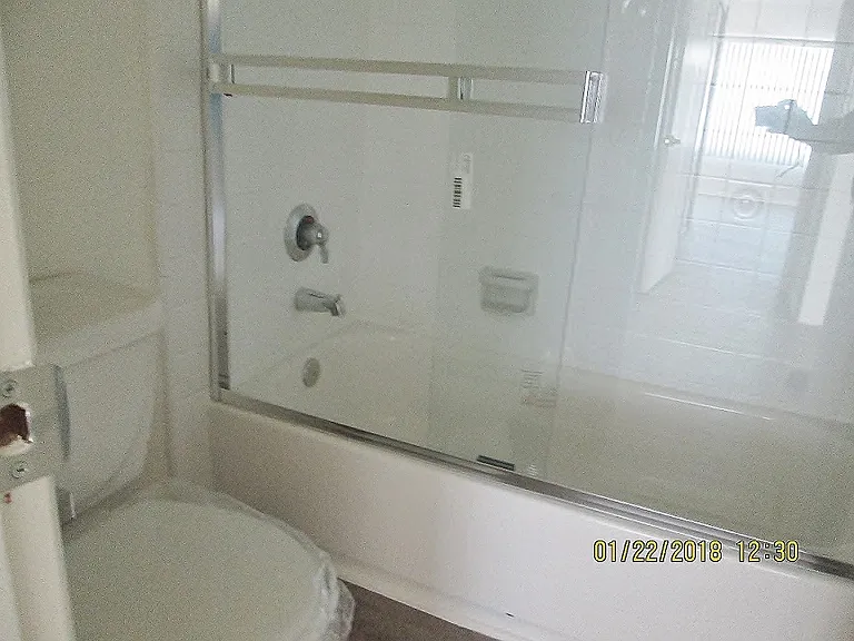 Lido Apartments - 3610 Midvale Ave — Photo 22