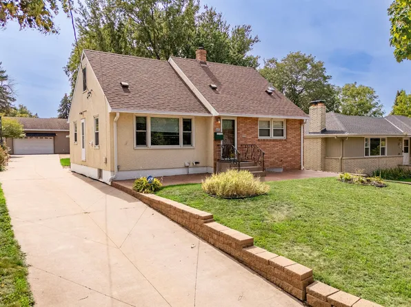 1554 Burns Ave, Saint Paul, MN 55106