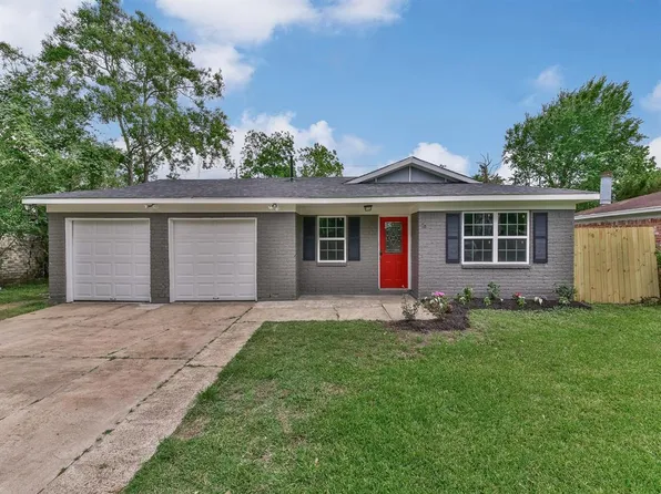409 Debbie Ln, Alvin, TX 77511