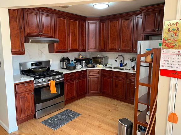 2nd image of 3239 Philip Ave APT 1F