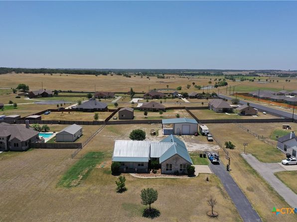 104 Oak Stone Dr, Jarrell, TX 76537