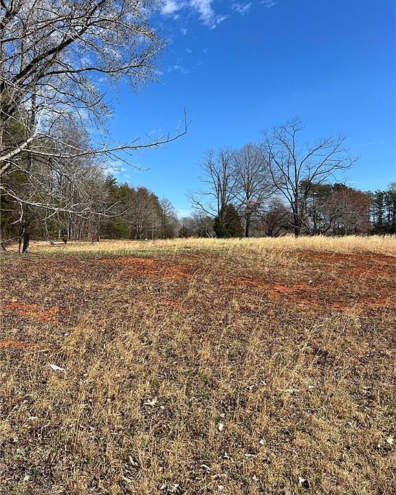 2nd image of 485 Old Mill Dr