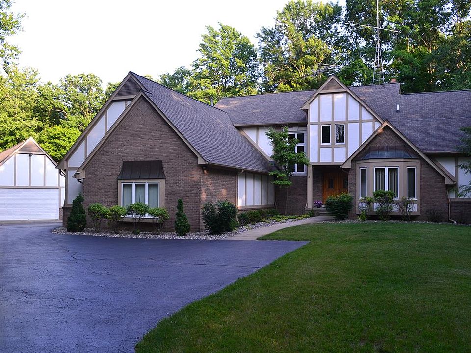 1st image of 2920 Debbiwood Ct