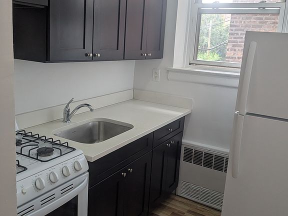 4th image of 4124 50th St APT Lc