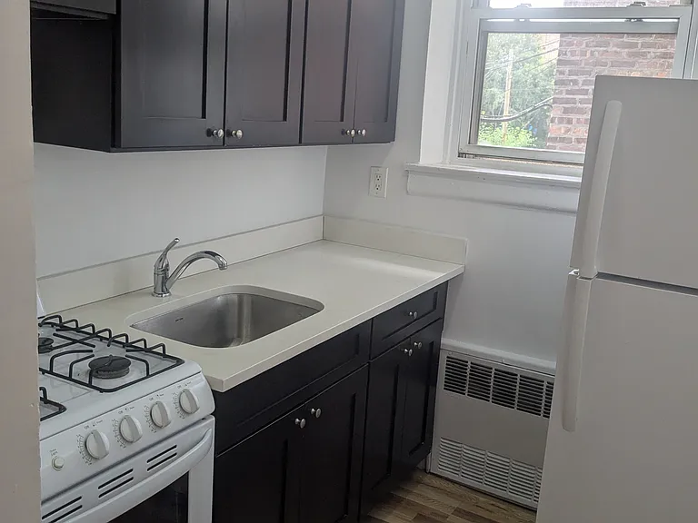 41-24 50th St #LC — Photo 4