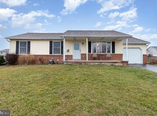 25 Blue Spruce Dr, Hanover, PA