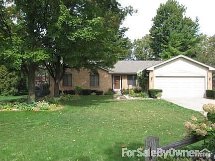 Front Yard
						:
						View from sidewalk to house