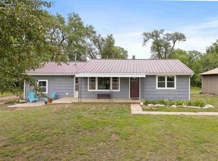 202 N Kent Rd, Hutchinson, KS 67501