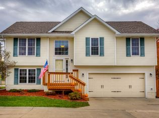 1115 S 12th Ave E, Newton, IA 50208