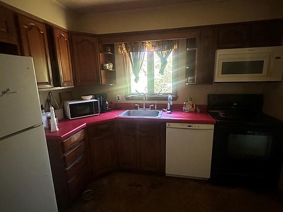 5th image of 187 Allen Rd