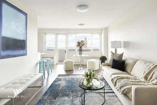 Sold by Warburg | media 1