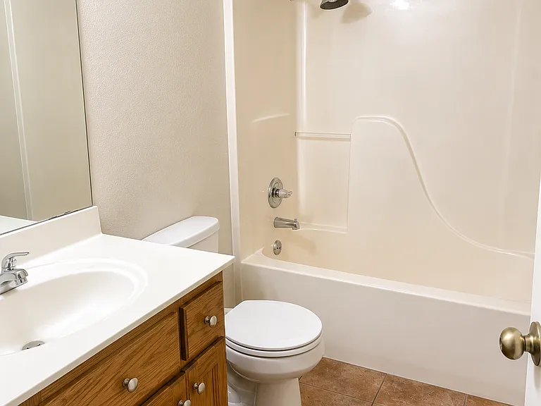 705 Hillview Dr #4 — Photo 5
