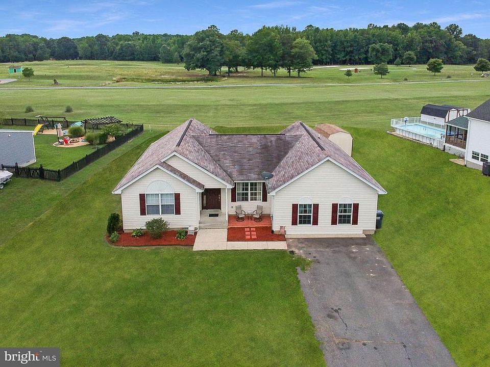 1st image of 35597 Golf Course Dr
