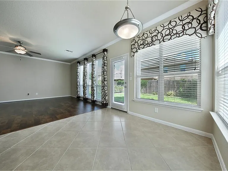 139 Sweet Leaf Grove Ln — Photo 6