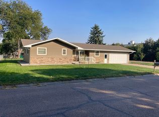 301 Warren Ave, Grant, NE 69140