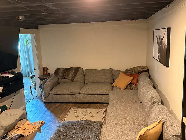 1024 Saint Clair Ave — Photo 15