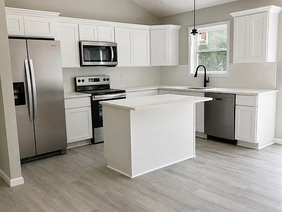 5th image of 119 Jackson Dr