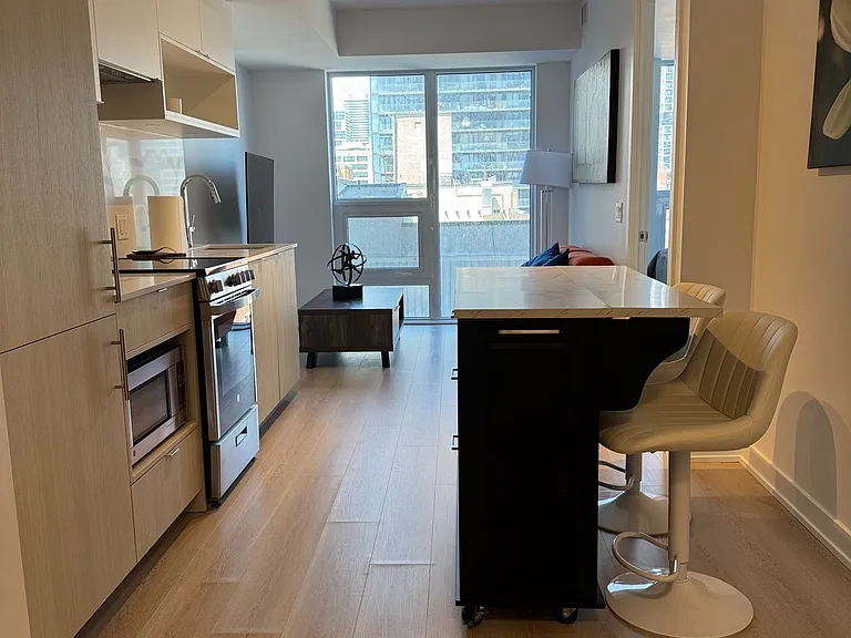 100 Queen St E #1117 — Photo 1