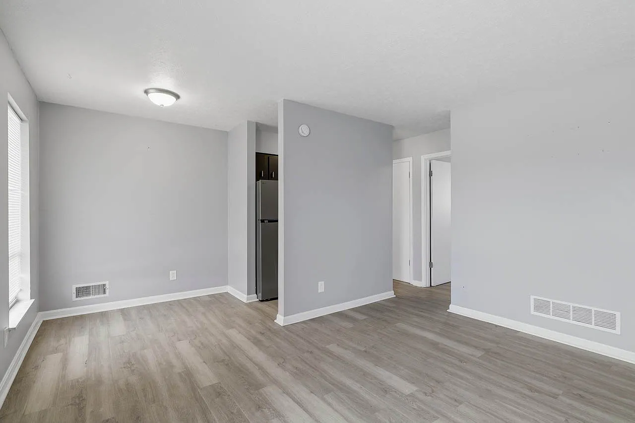 Broadleaf Arms Apartments — Photo 4