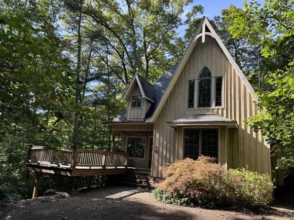 654 Brush Creek Dr, Highlands, NC 28741