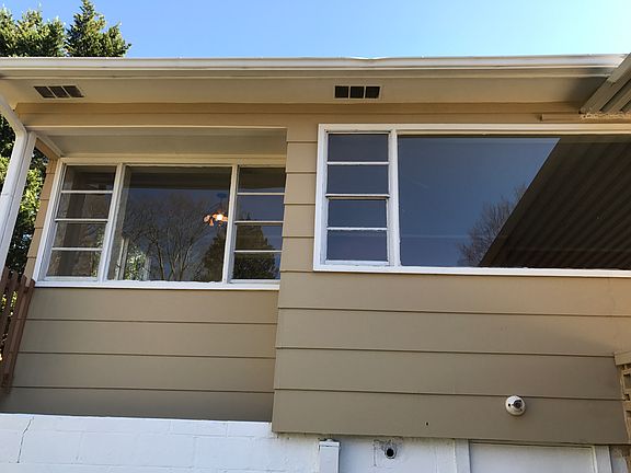 Living and dinning windows 