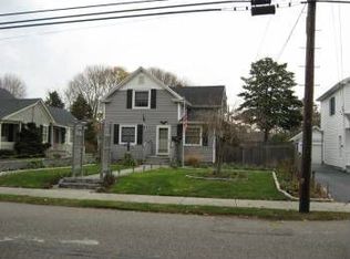 37 West Ave, West Sayville, NY 11796
