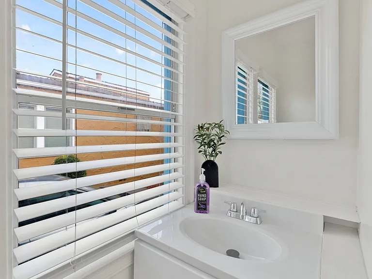 271 W Broadmoor Blvd — Photo 22