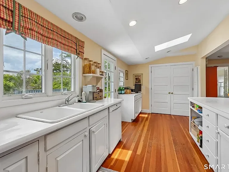 153 Middle Beach Rd #A — Photo 12