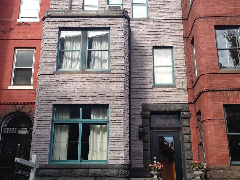 Unit #1 is on the first floor of a 4-unit apartment building 1 block from the heart of the U Street Corridor.