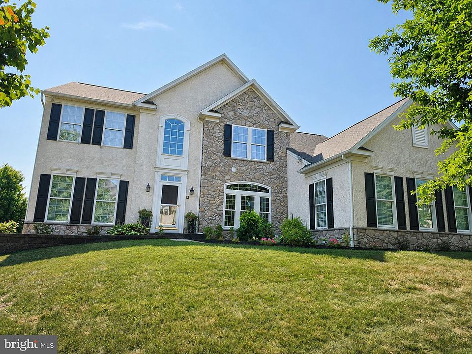1st image of 3 Hidden Brook Way