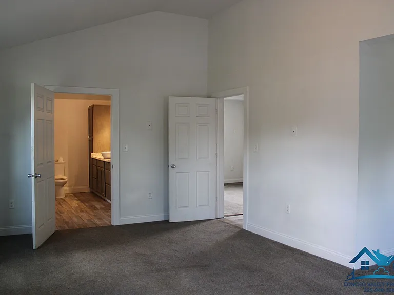 1312 S Chadbourne St — Photo 7