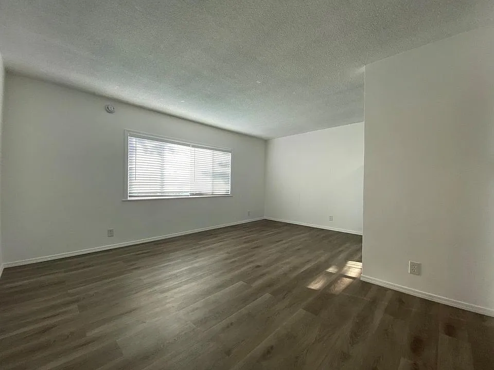 1 bed, 1.0 bath, $2,250 — Photo 2