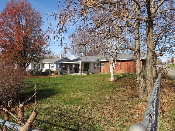 3rd image of 119 E Jackson St