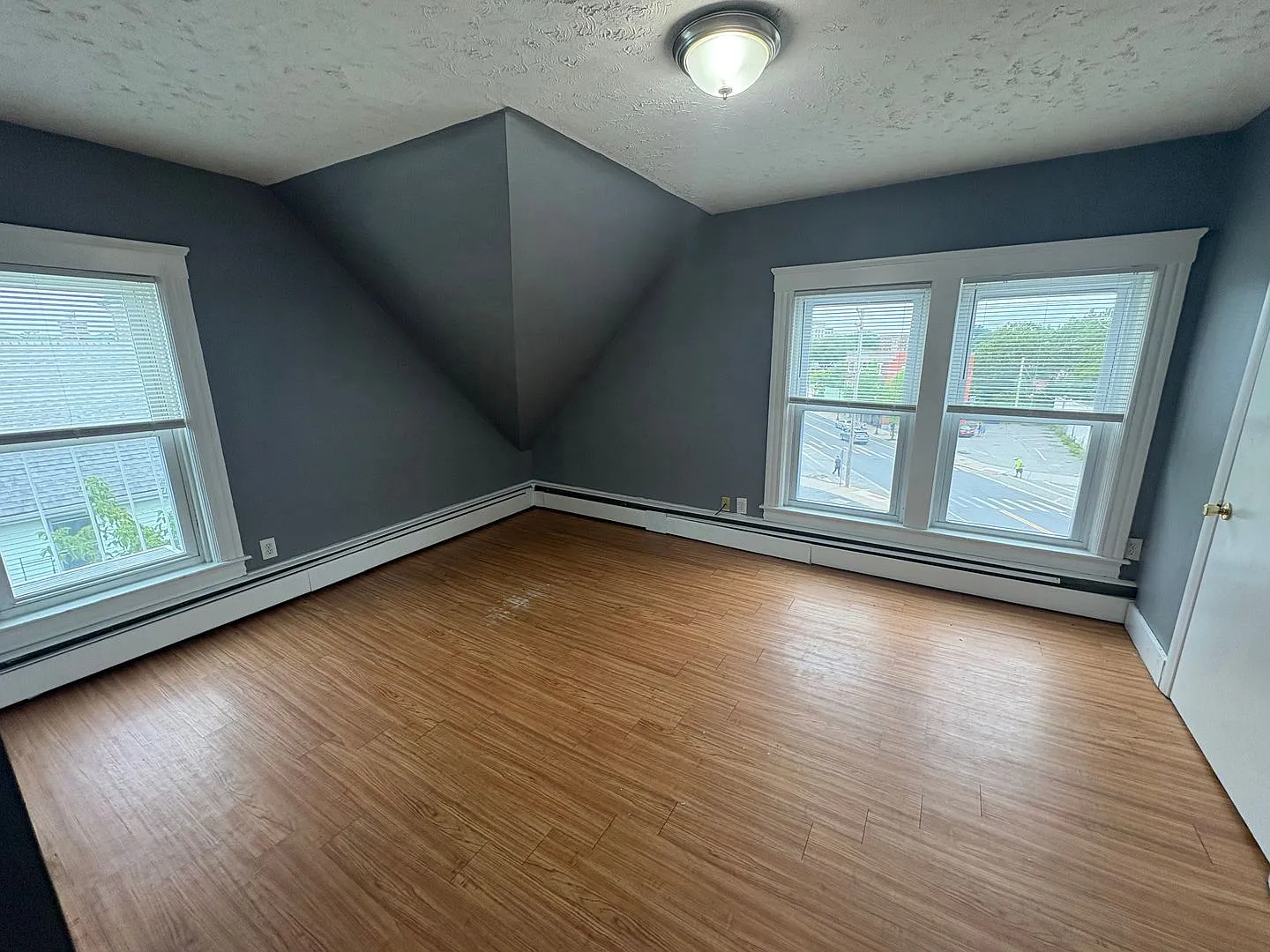17-19 Hamlet Avenue — Photo 2