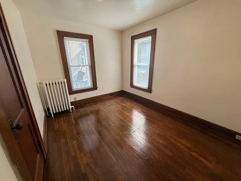 308 Roosevelt Ave #1S — Photo 9