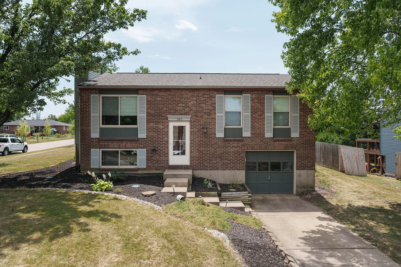 5401 Stone Hill Dr photo 1